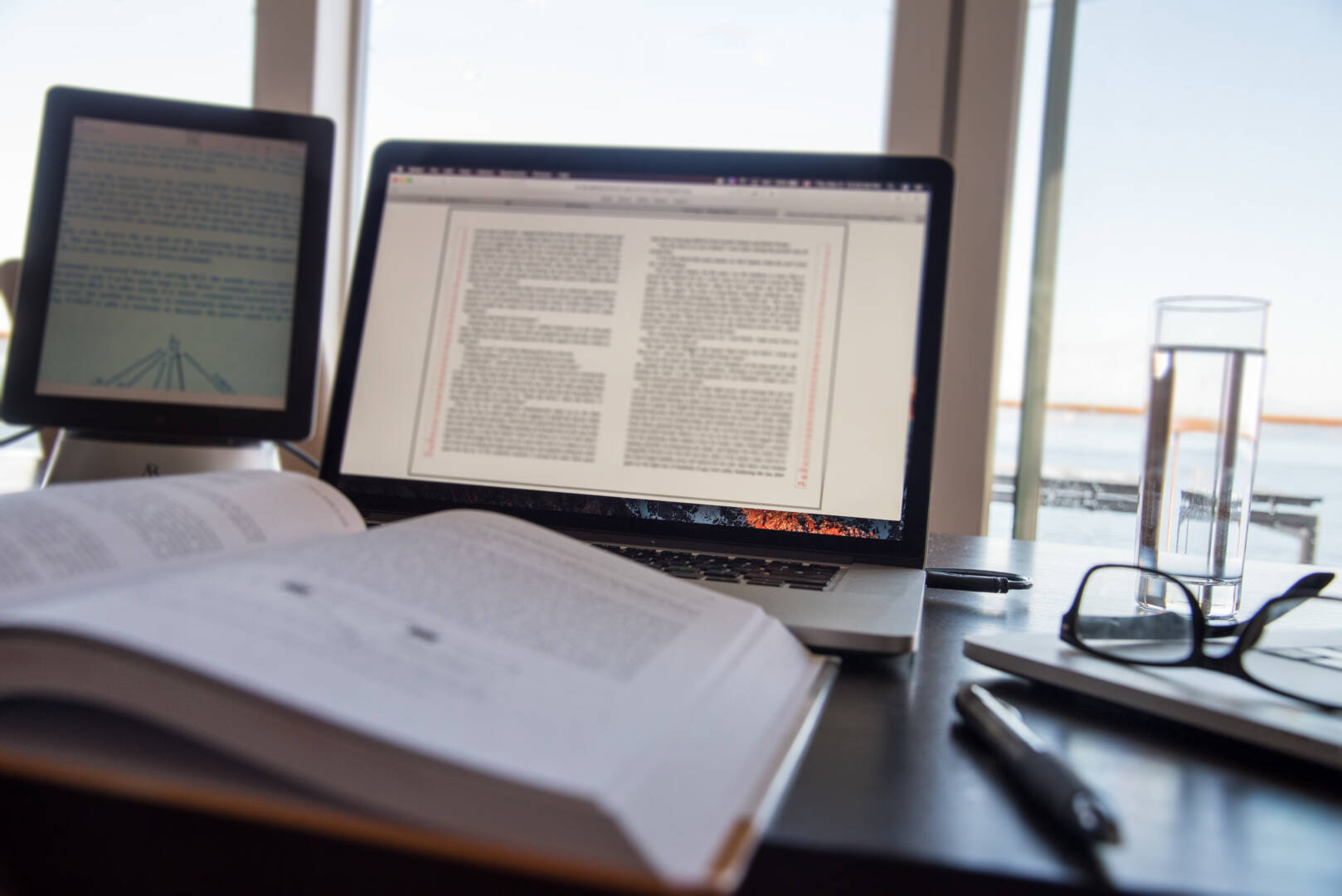 text-book-computer-2025-01-09-01-01-32-utc